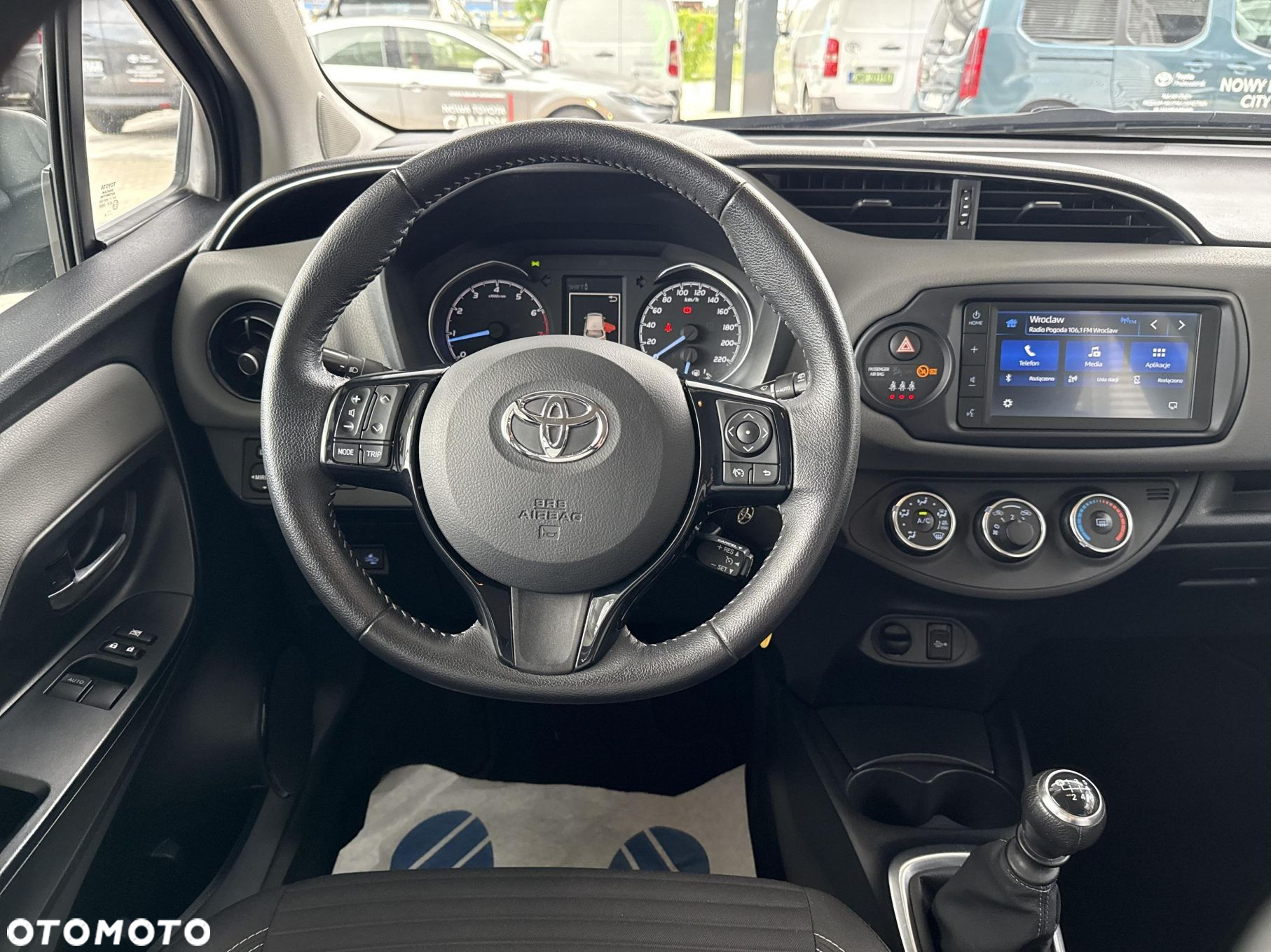 Toyota Yaris - 12