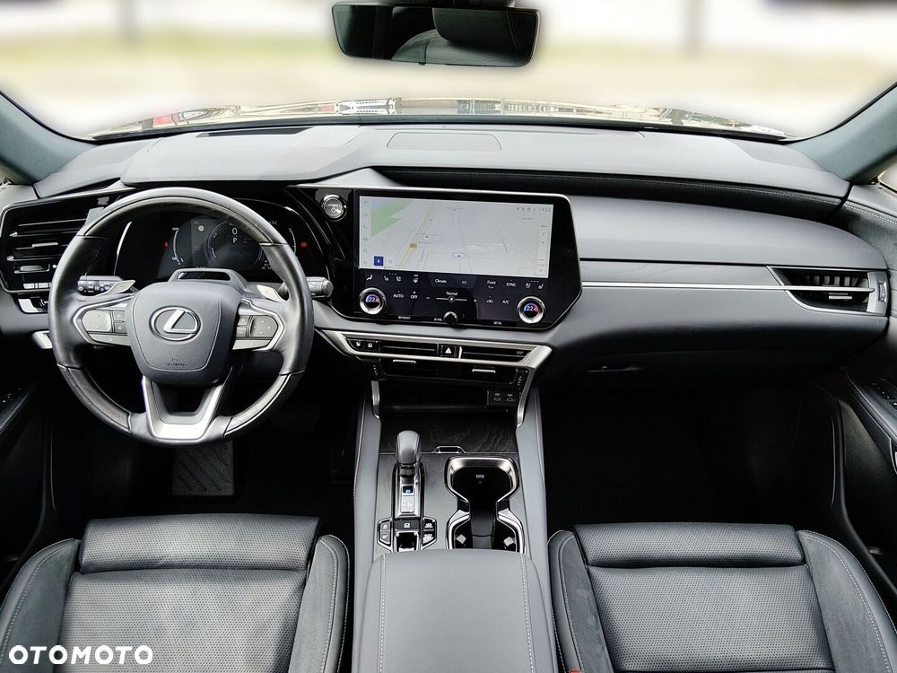 Lexus RX 450h+ Omotenashi - 11