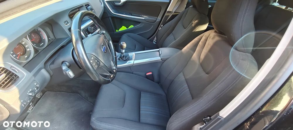 Volvo V60 D2 - 2