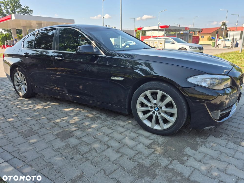 BMW Seria 5 520d xDrive - 2
