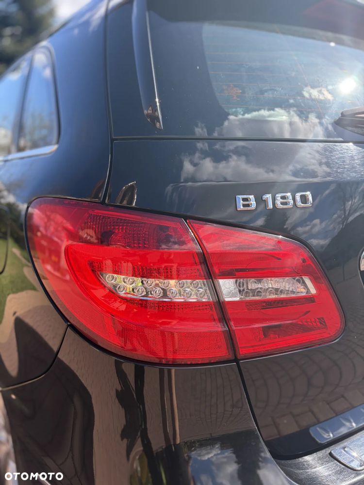 Mercedes-Benz Klasa B 180 d Edition - 12