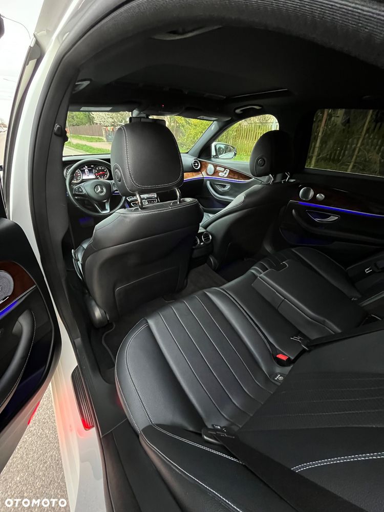 Mercedes-Benz Klasa E 300 9G-TRONIC AMG Line - 10