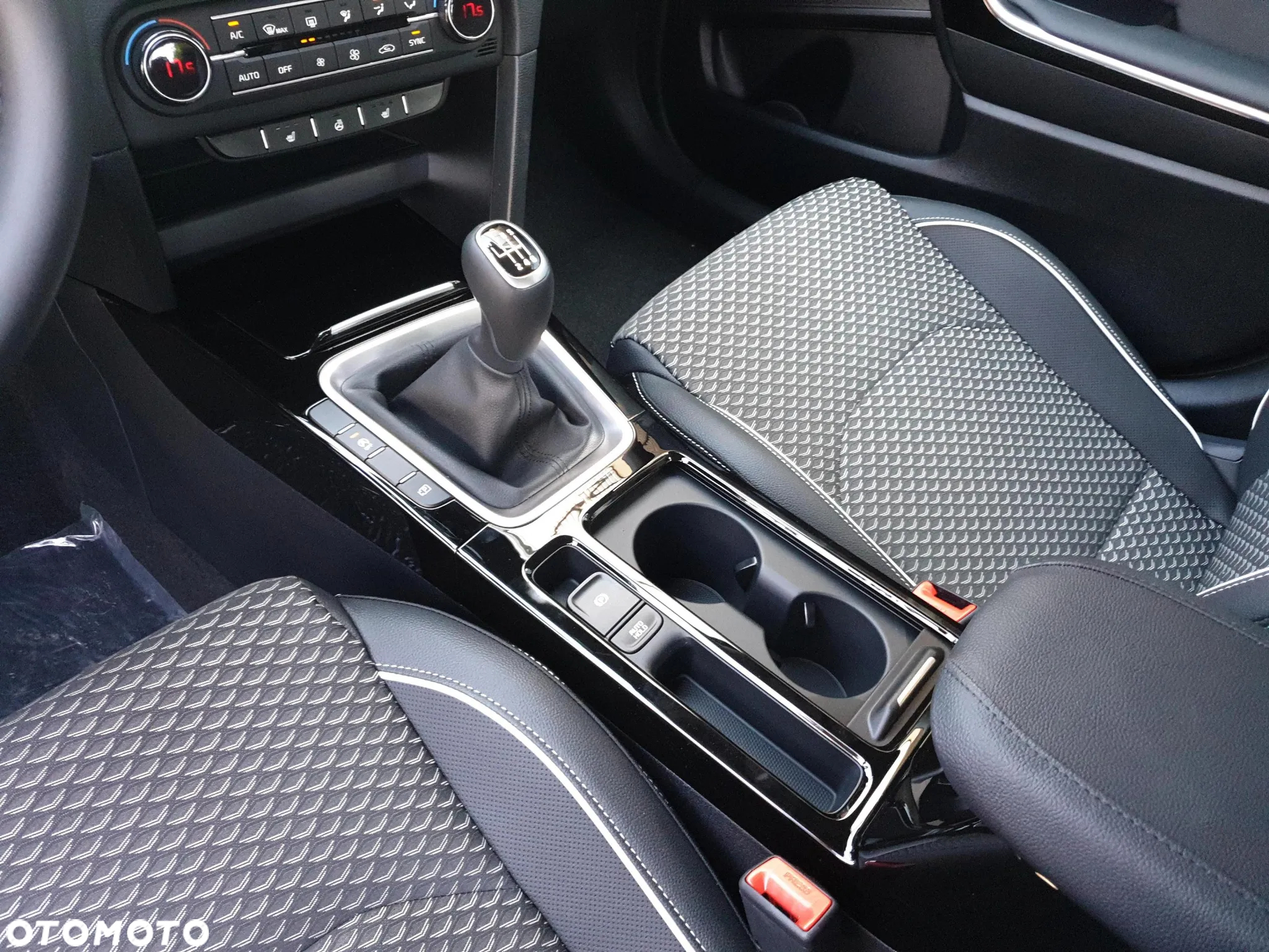 Kia XCeed 1.5 T-GDI L - 16