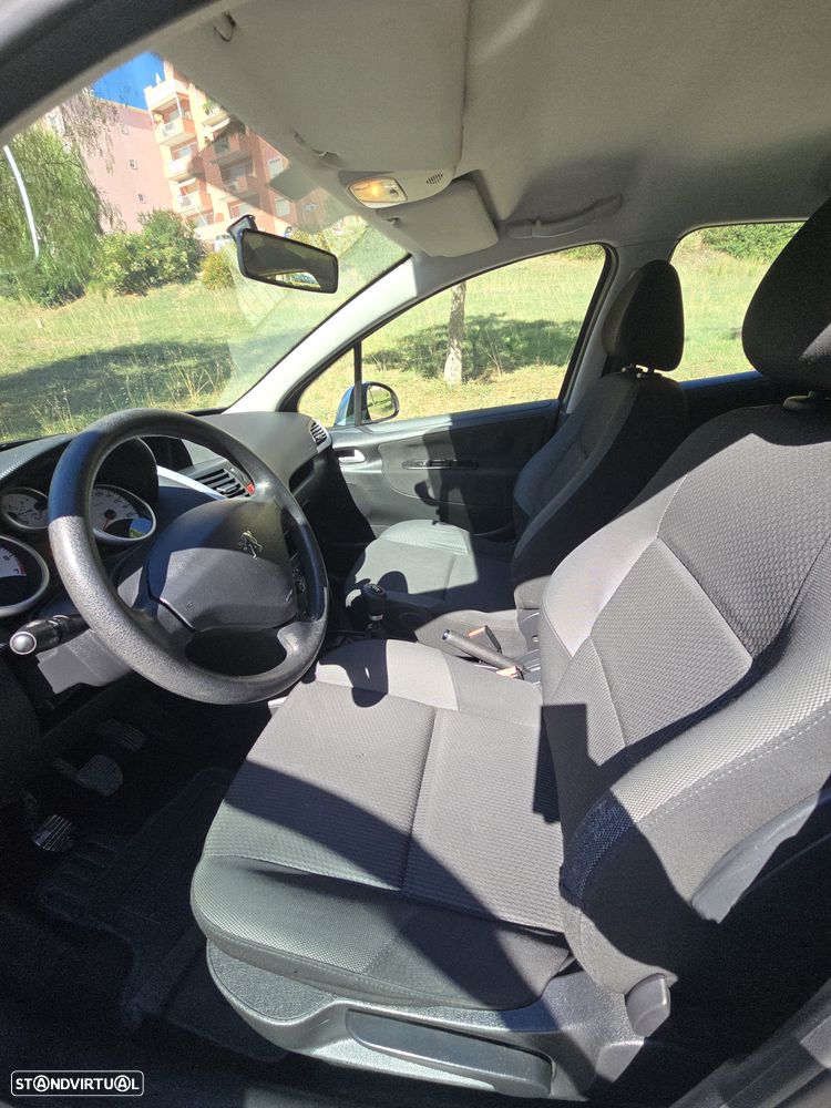 Peugeot 207 - 19