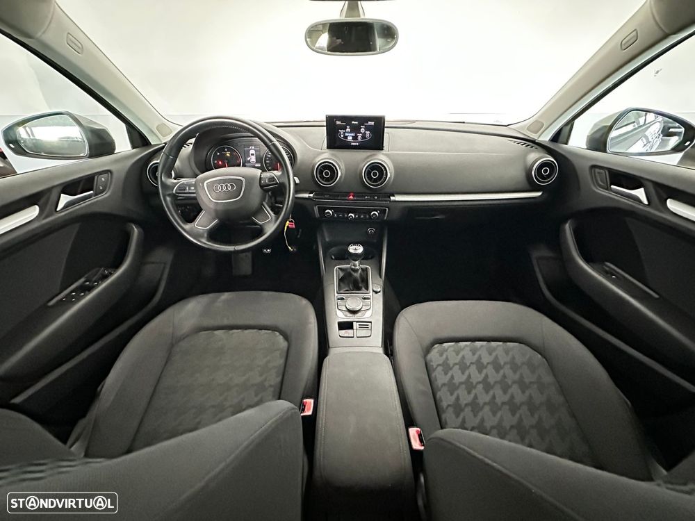 Audi A3 Sportback 1.6 TDI Advance Ultra - 15