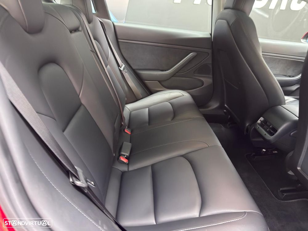 Tesla Model 3 - 31