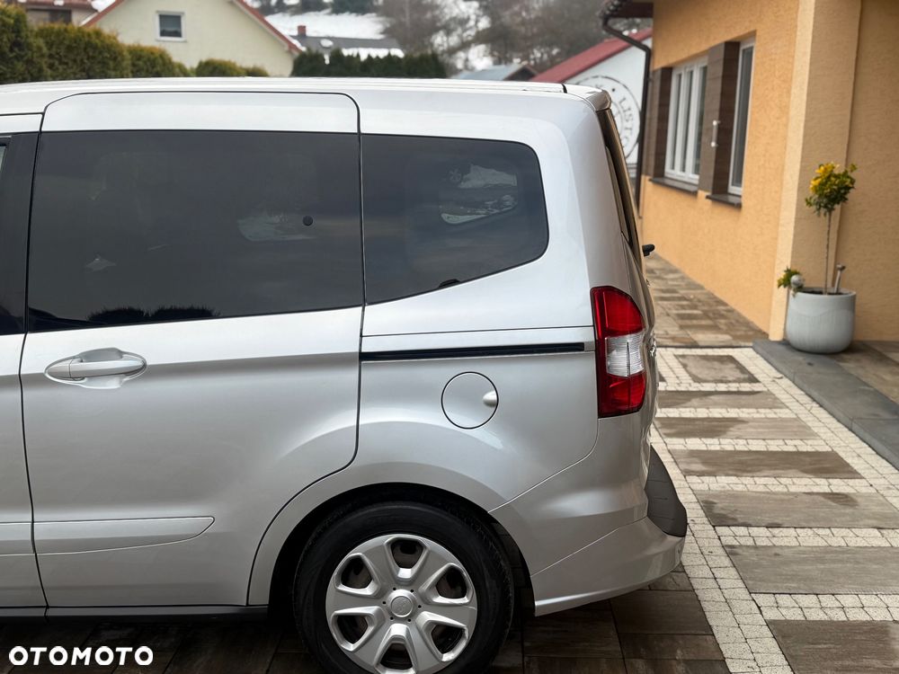 Ford Tourneo Courier 1.5 TDCi Titanium - 16