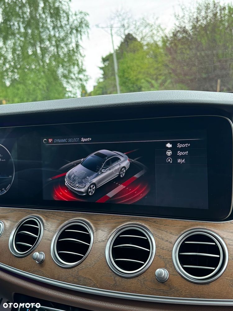 Mercedes-Benz Klasa E 220 d 9G-TRONIC - 29