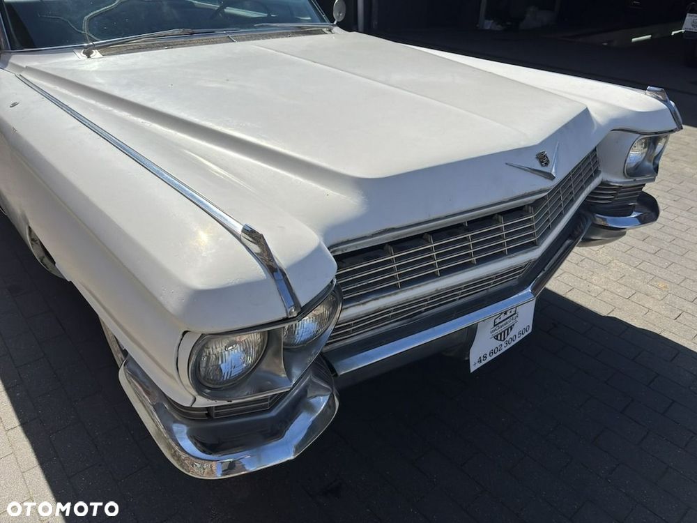 Cadillac Deville - 26