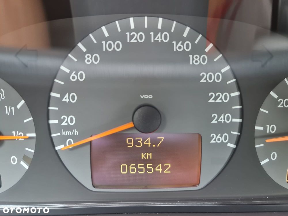 Mercedes-Benz CLK - 12