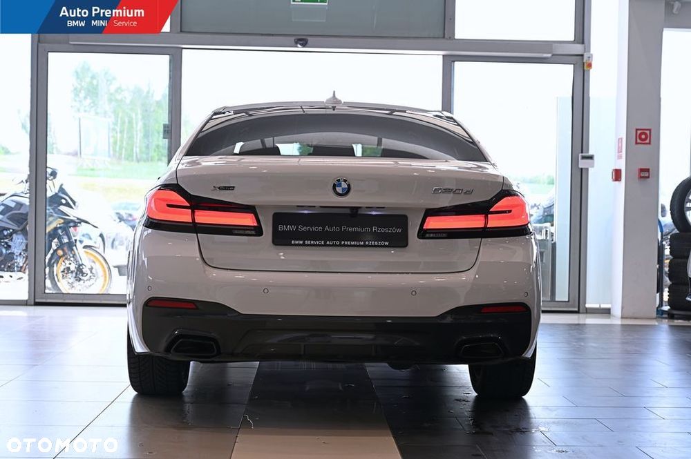 BMW Seria 5 520d xDrive mHEV - 20