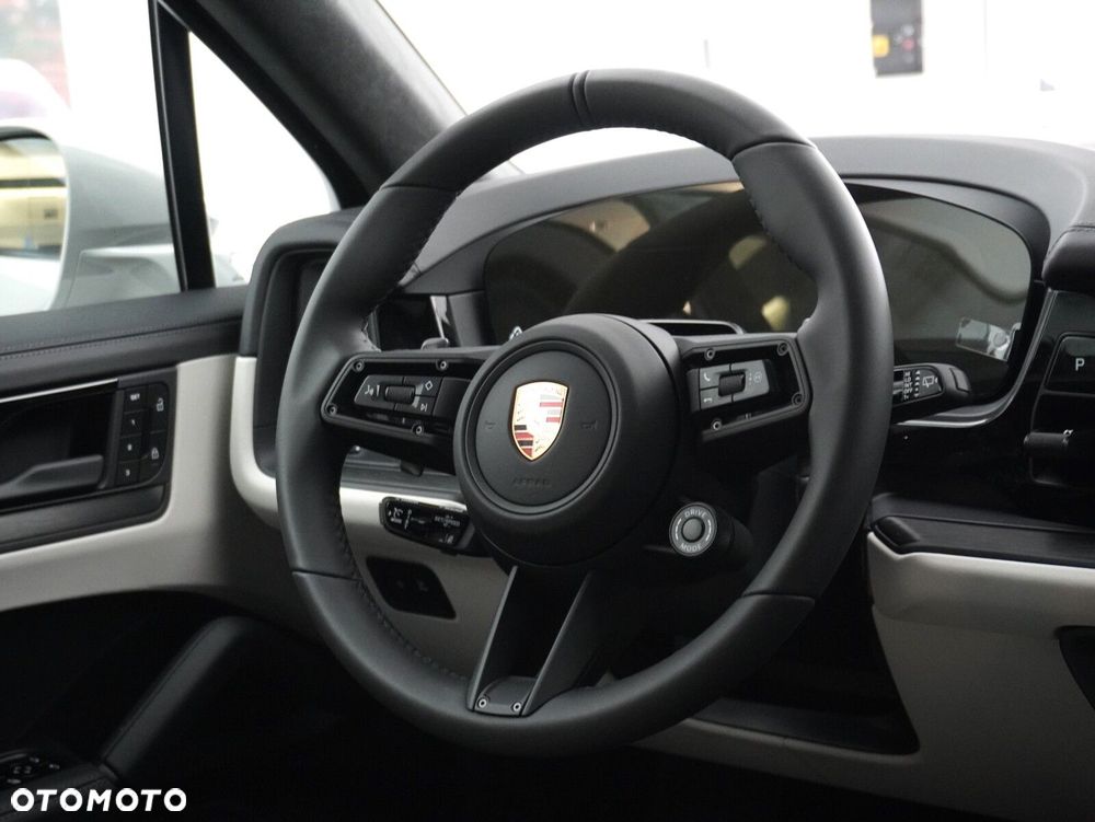 Porsche Cayenne GTS - 38