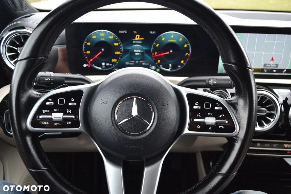 Mercedes-Benz CLA - 24
