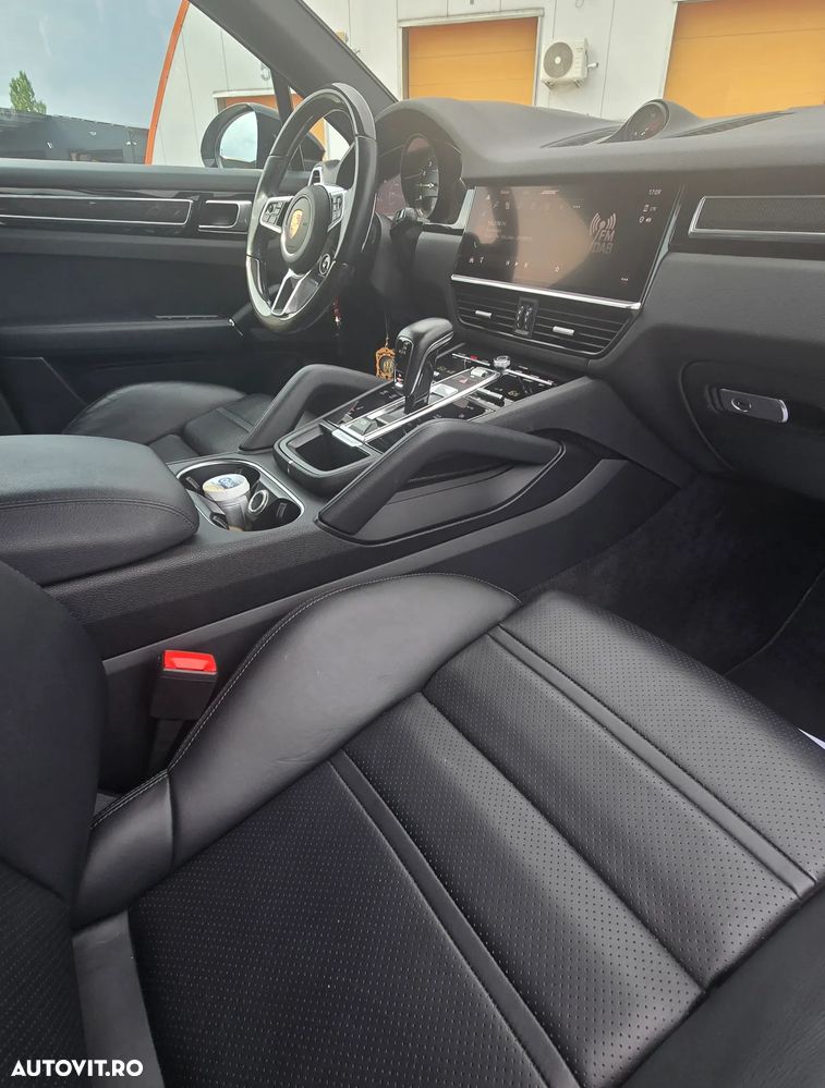 Porsche Cayenne Coupe - 8