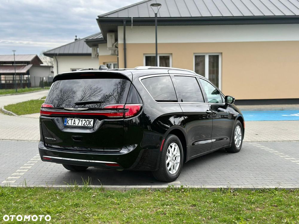 Chrysler Pacifica - 15