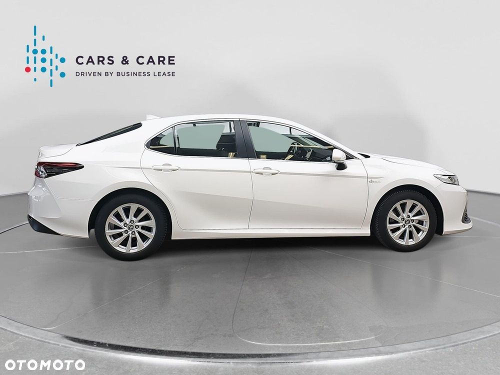 Toyota Camry 2.5 Hybrid Comfort CVT - 22