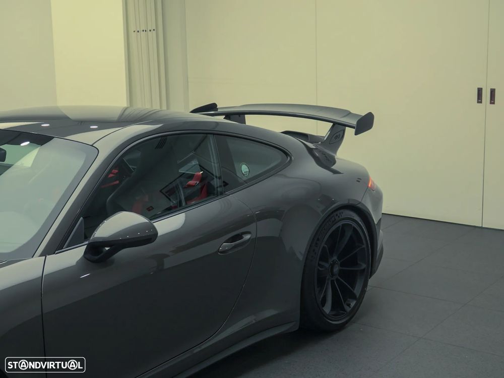 Porsche 911 Série F - 31