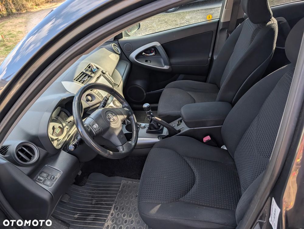 Toyota RAV4 - 7