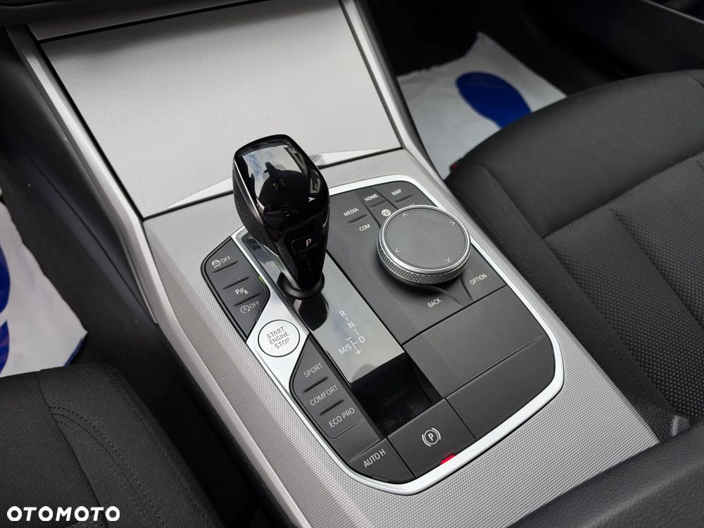 BMW Seria 3 318i Advantage - 24