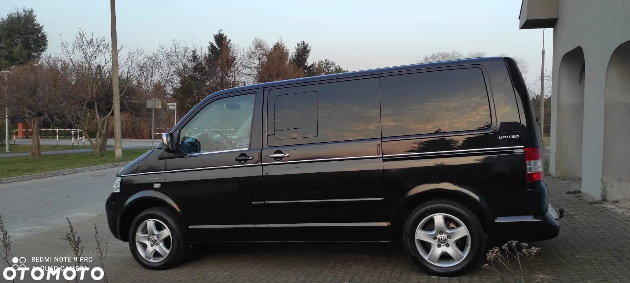 Volkswagen Multivan - 13