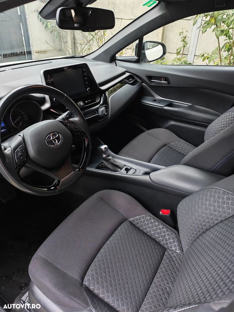 Toyota C-HR Hybrid Business-Edition - 12
