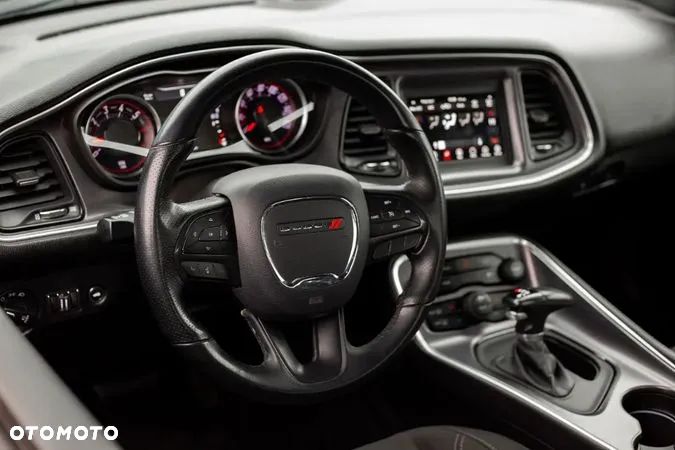 Dodge Challenger 5.7 R/T - 2