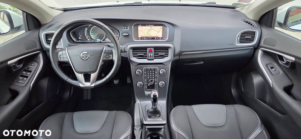 Volvo V40 - 16