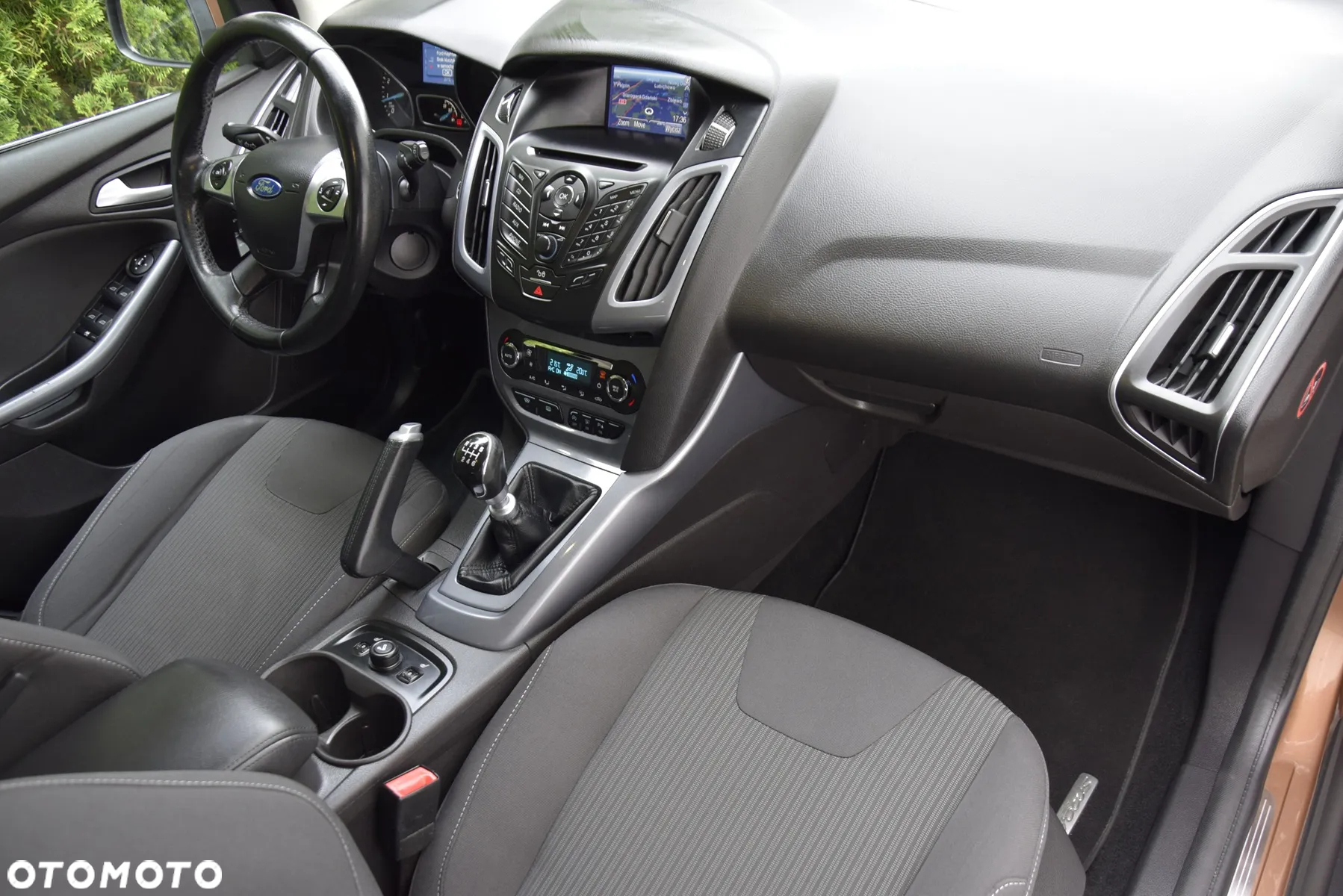 Ford Focus Turnier 1.0 EcoBoost Start-Stopp-System TITANIUM - 23