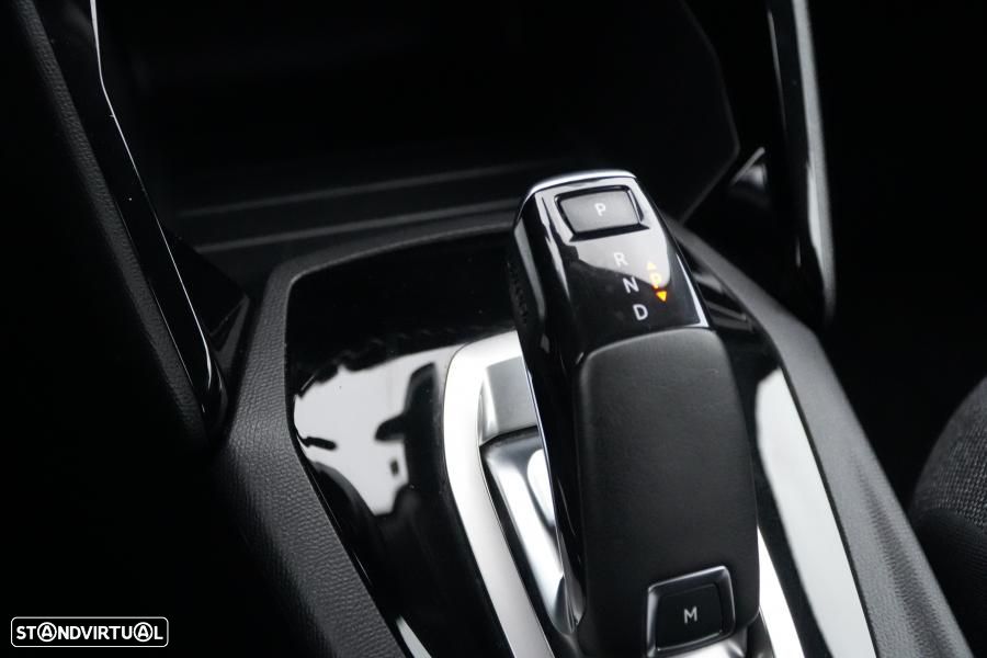 Peugeot 2008 1.2 PureTech Active EAT8 - 11