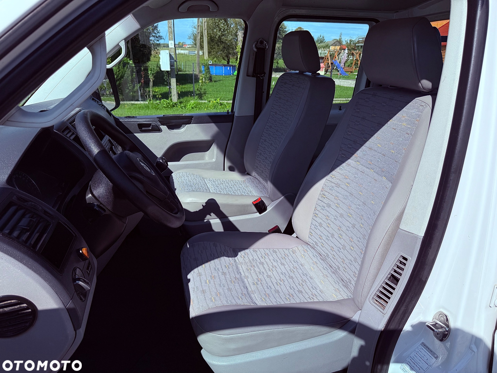 Volkswagen TRANSPORTER T5 2.0TDI CR 102KM - 28