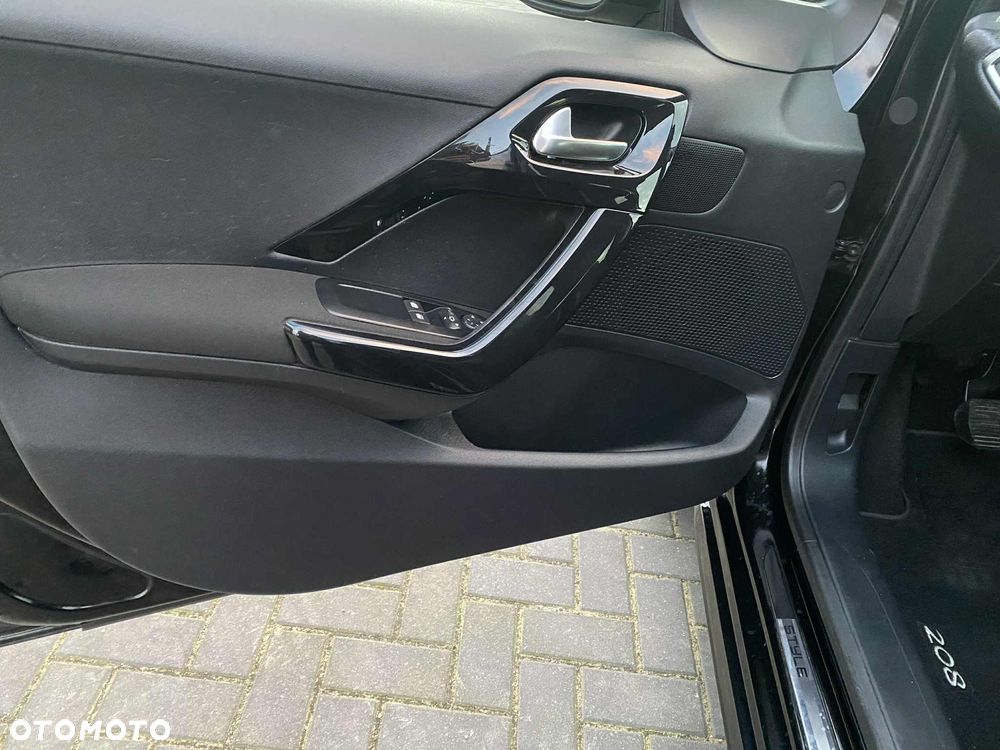 Peugeot 208 1.6 BlueHDi Allure S&S - 18