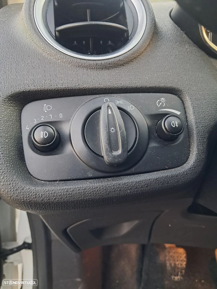 Ford Fiesta 1.5 TDCi Titanium - 21