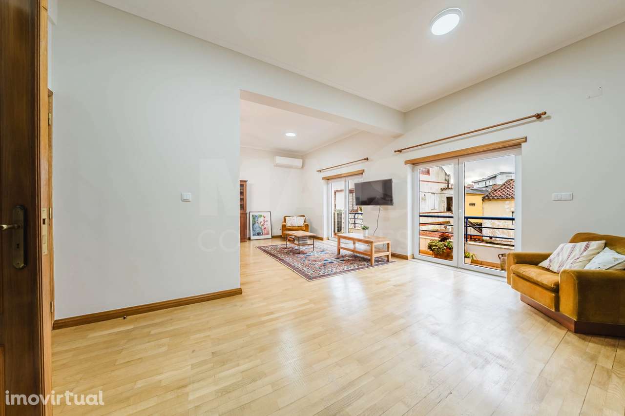 Apartamento T3 Duplex | Piscina | Bombarral Centro - Grande imagem: 5/43