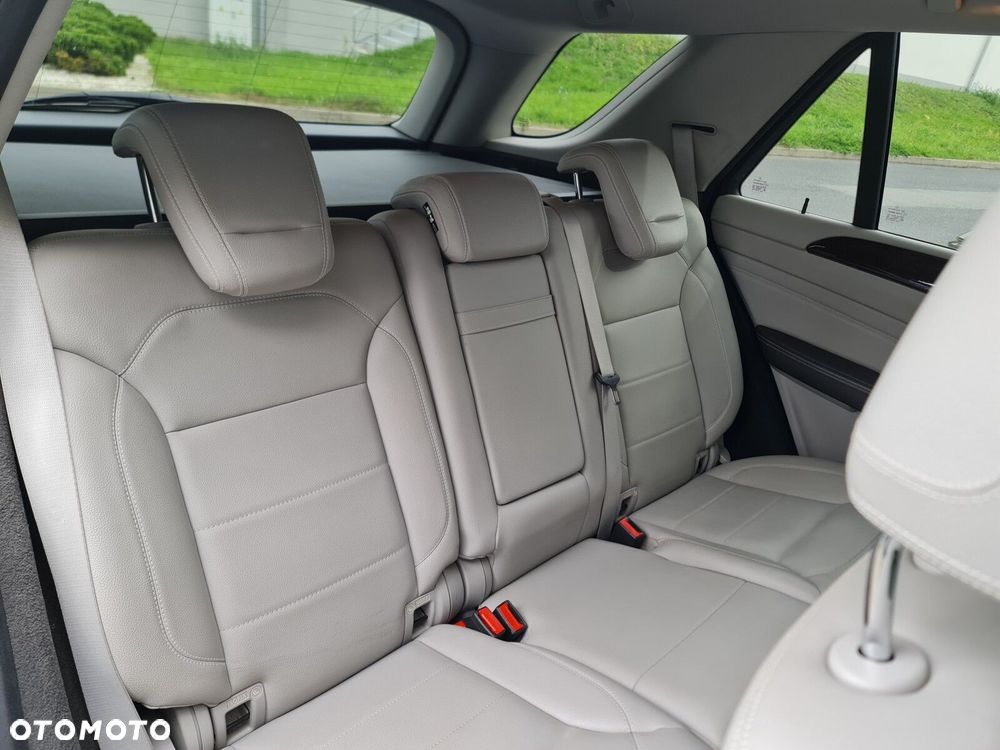 Mercedes-Benz ML 350 BlueTec 4-Matic - 34