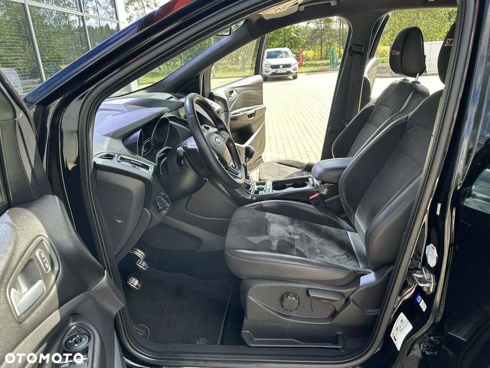 Ford Kuga 2.0 TDCi 4x2 ST-Line - 11