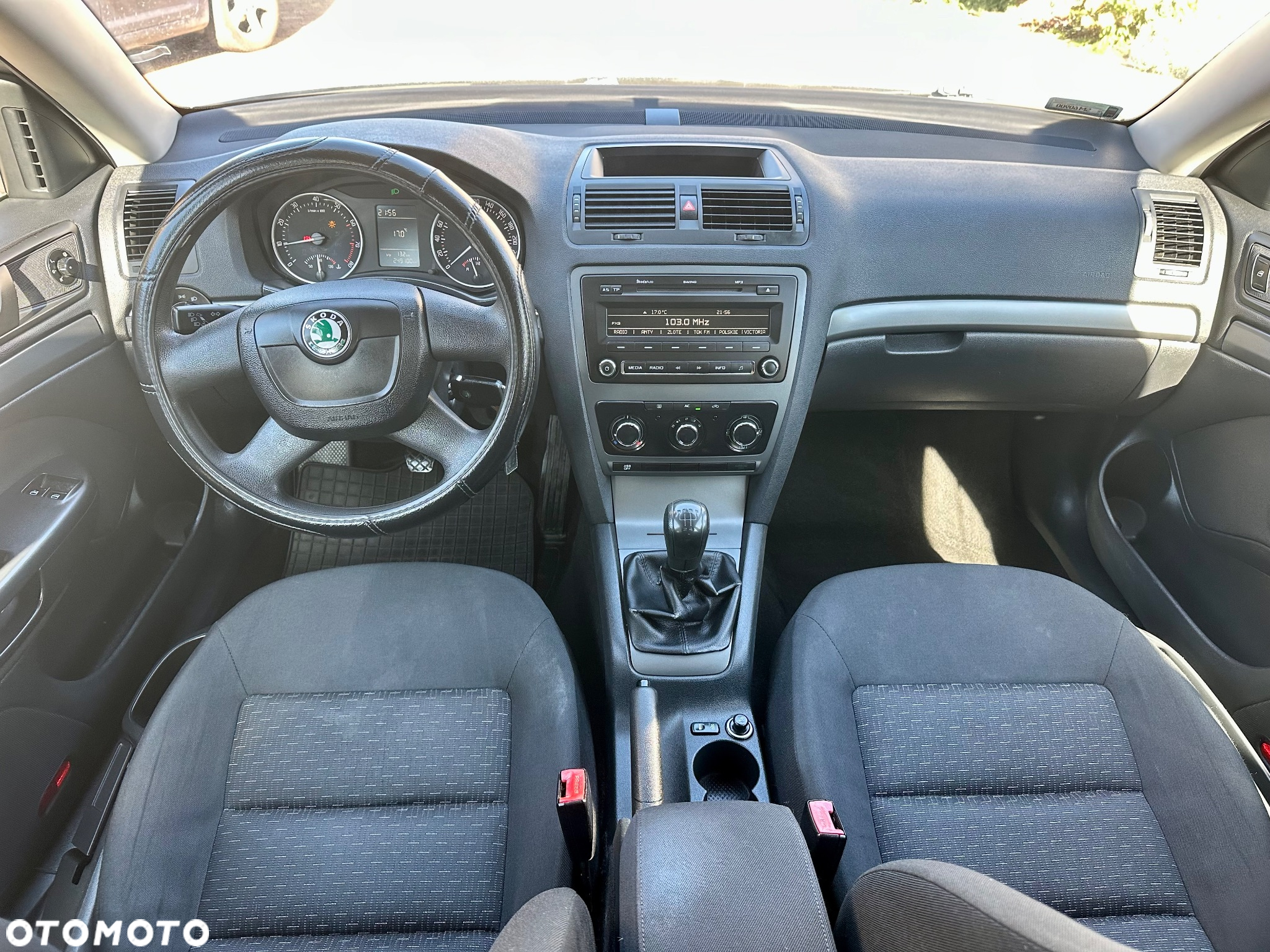 Skoda Octavia 1.6 Ambiente - 9