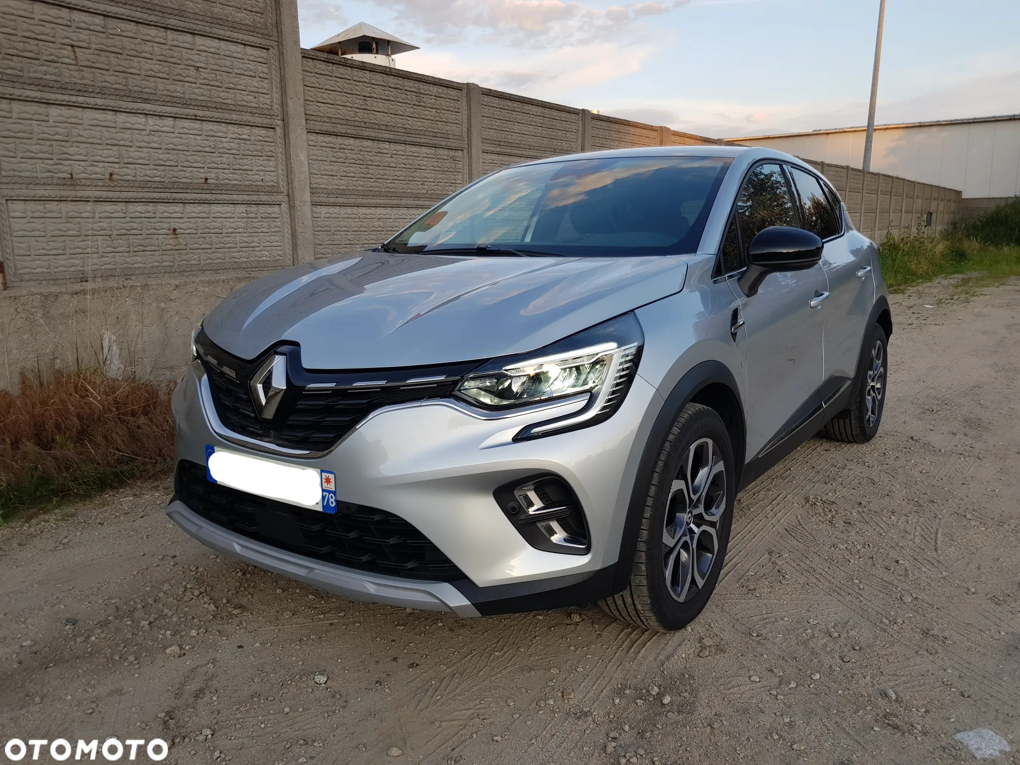 Renault Captur 1.3 TCe mHEV Techno EDC - 24