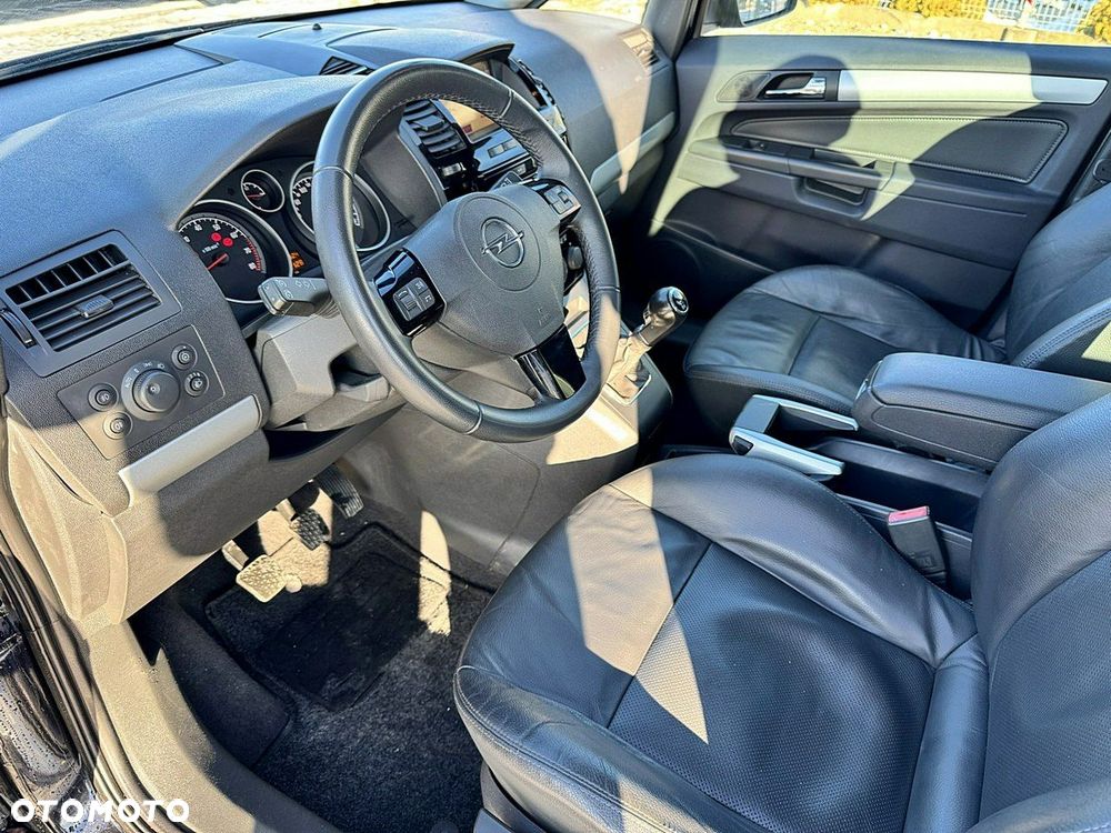 Opel Zafira - 10