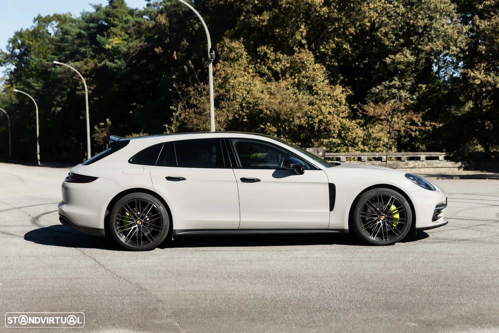 Porsche Panamera Sport Turismo 4 E-Hybrid - 4