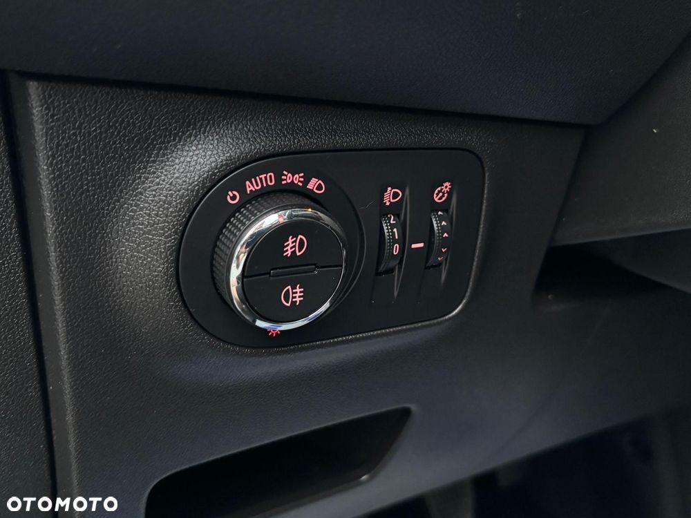 Opel Corsa 1.4 Innovation - 17