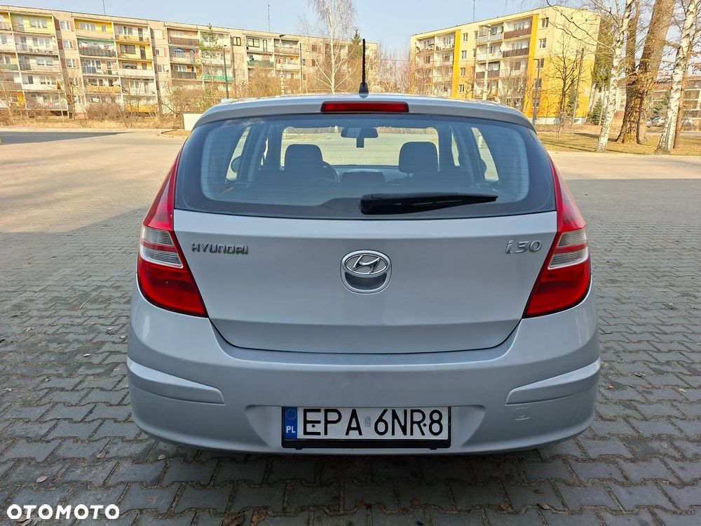 Hyundai i30 1.6 CRDi Classic + - 15