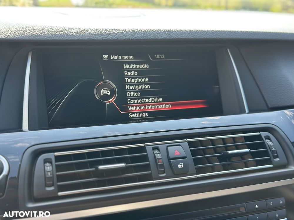 BMW Seria 5 525d xDrive AT - 24