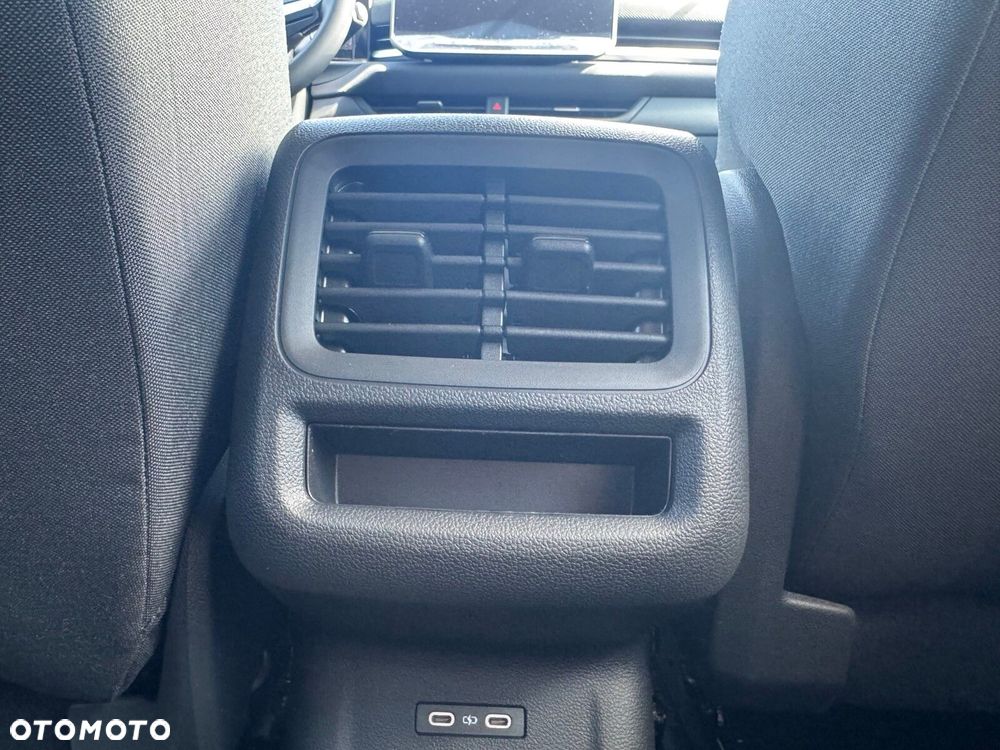 Volkswagen T-Roc 1.5 eTSI Life DSG - 17