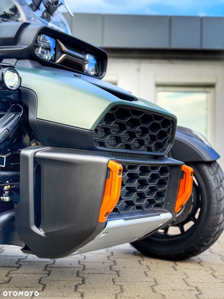 Can-Am Inny - 17