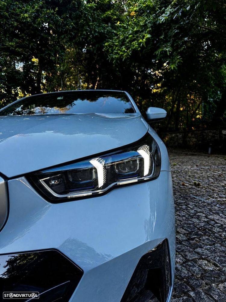 BMW 520 d Pack Desportivo M Pro — fotografia 11