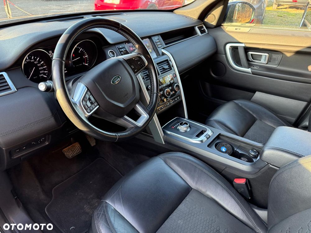 Land Rover Discovery Sport - 11