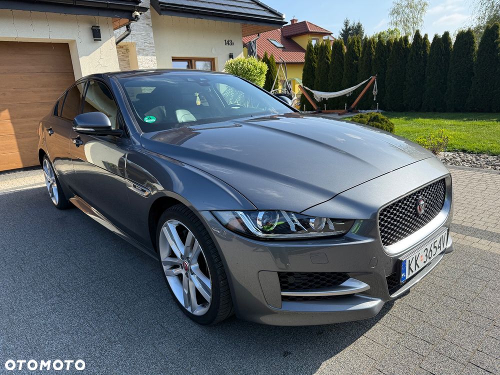 Jaguar XE 20d AWD R-Sport - 6