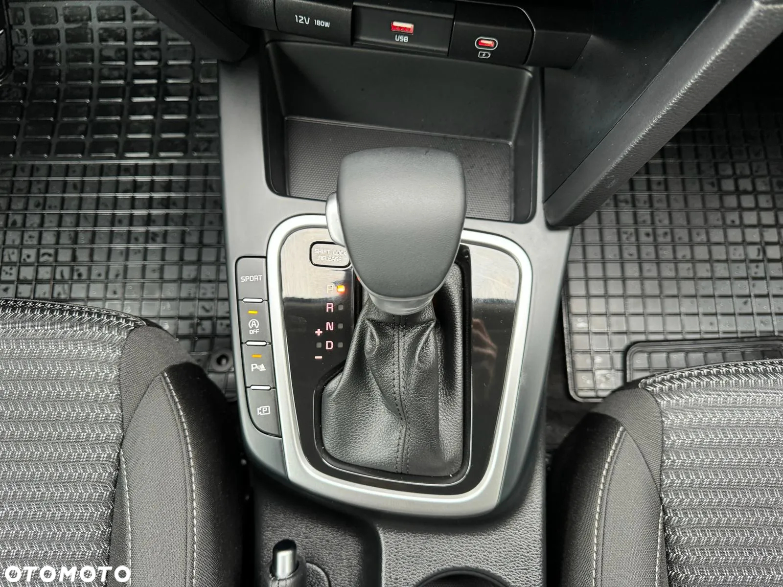 Kia XCeed - 11