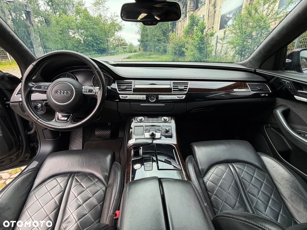Audi A8 - 4