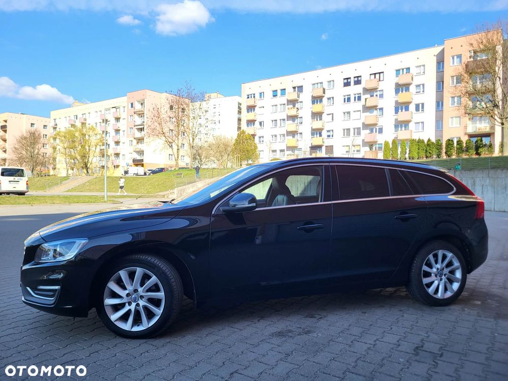 Volvo V60 D4 Momentum - 17